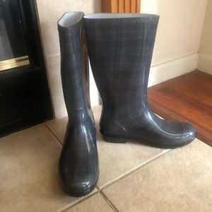 Ugg Shaye black plaid rain boots